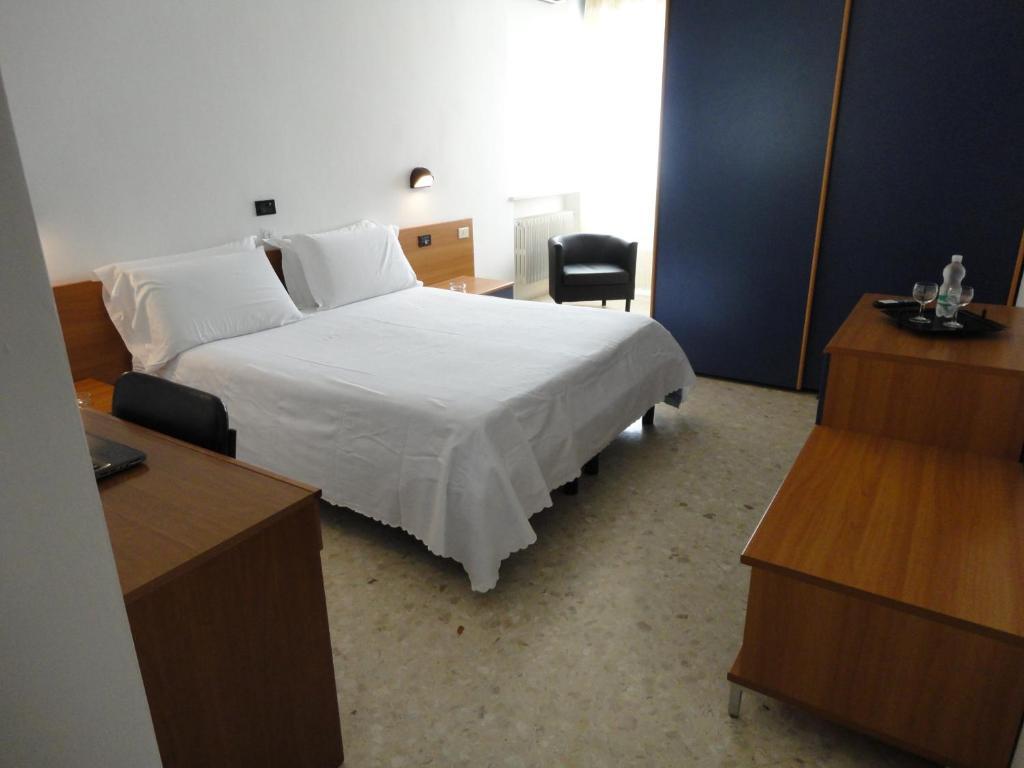 Hotel Riviera Bari Phòng bức ảnh