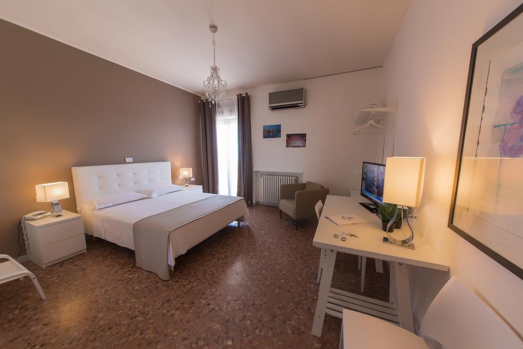 Hotel Riviera Bari Ngoại thất bức ảnh